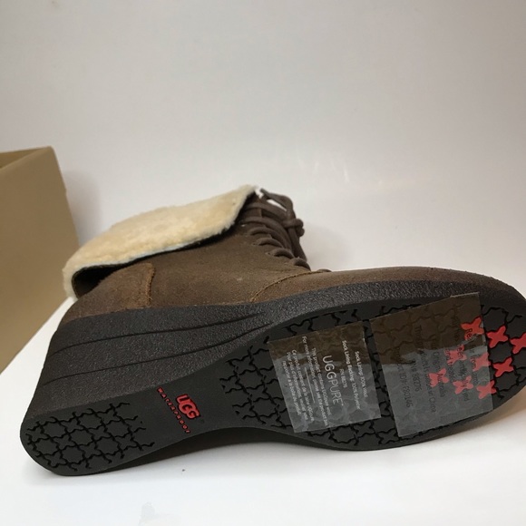 NIB UGG Zea Suede Women’s Ankle boots - Picture 7 of 8